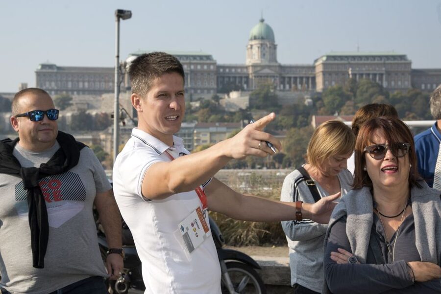 Budapest: Guided Walking Tour of Pest - Chain Bridge and the Danube Bank