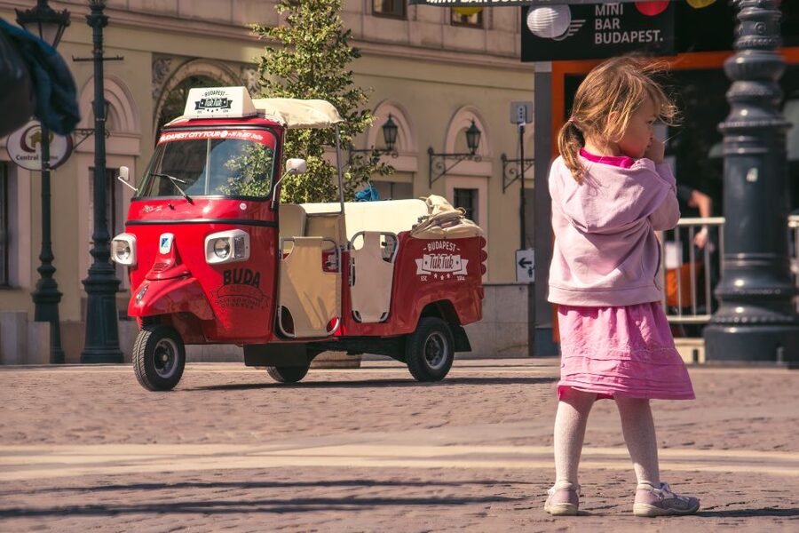 Budapest: Half-Day Exclusive Highlights Private Tour - Why the tuk-tuk works well in Budapest