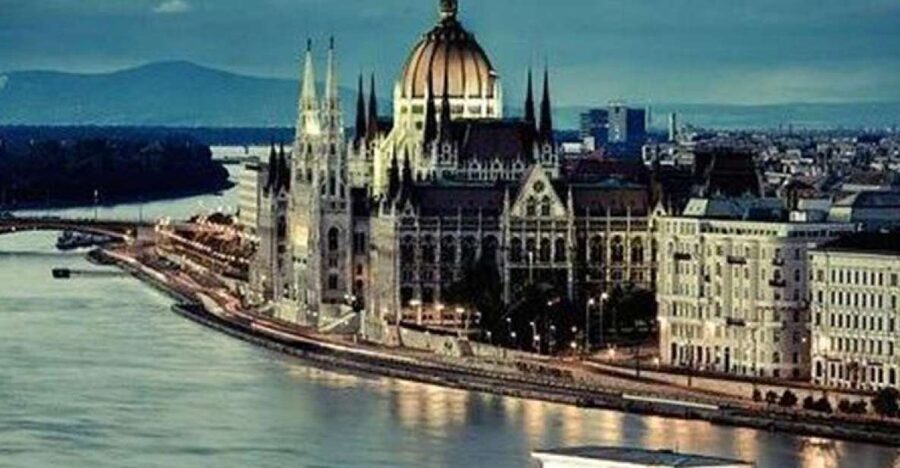 Budapest: Half-Day Highlights Small Group Private Tour - What the private vehicle changes