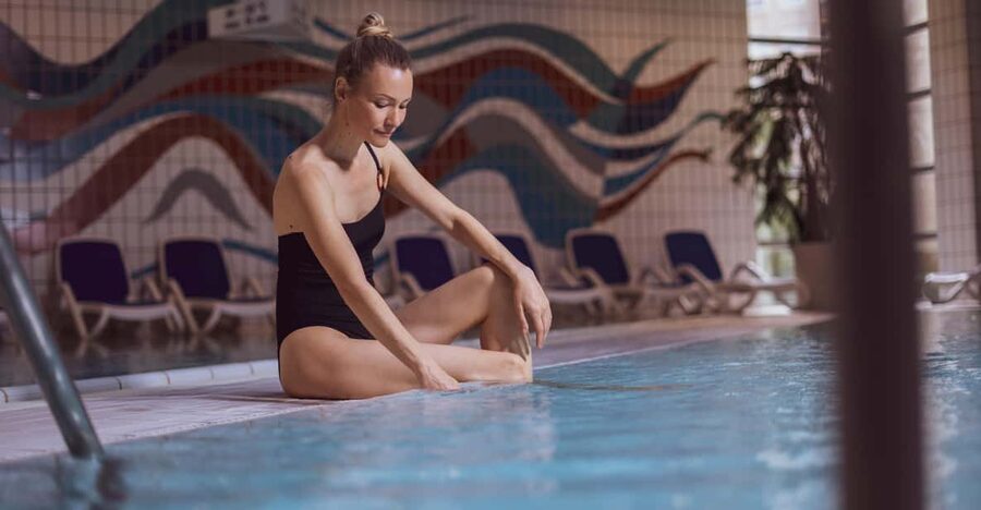 Budapest: Helia Day Spa entry ticket - The swimming pool is for exercise, not a thermal-bath fantasy