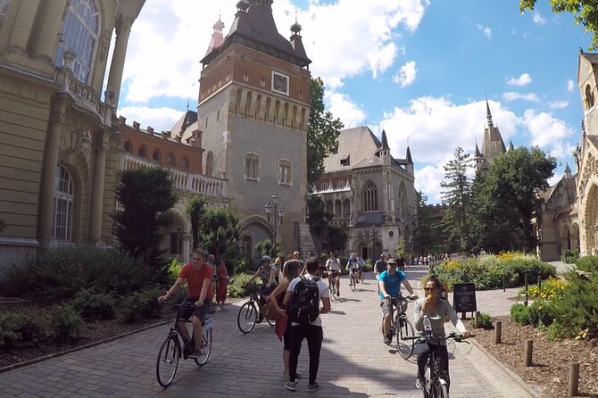 Budapest Highlights Bike Tour with a local guide - The guides and the style of the history