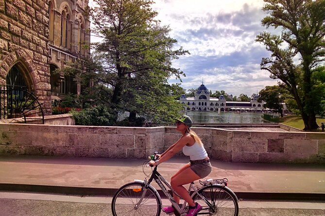 Budapest Highlights Bike Tour with a local guide - From Elizabeth Square to Andrassy Avenue