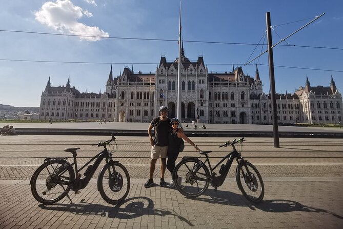 Budapest Highlights Private E-bike Tour - Key points at a glance
