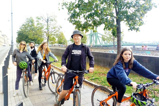 Budapest Historic Downtown Bicycle Tour in small groups - Why this three-hour route works well
