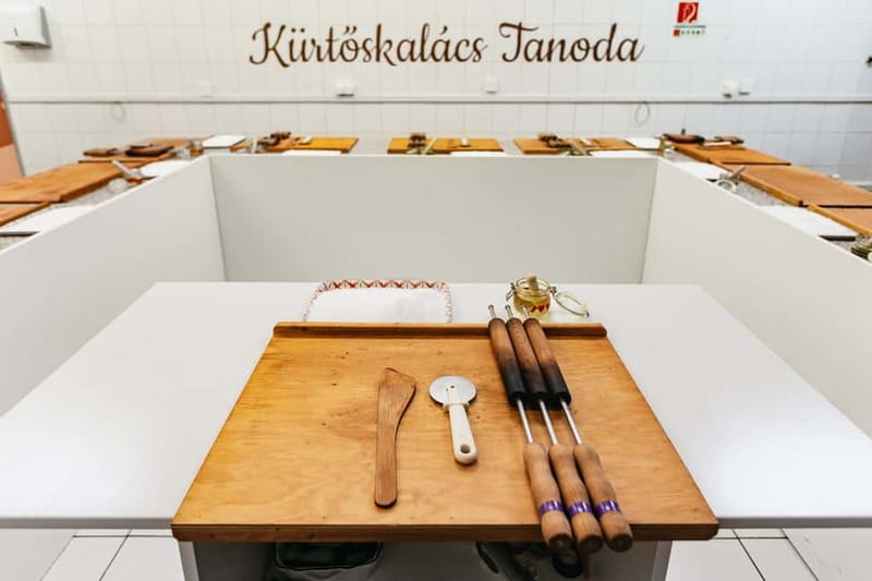 Budapest: Hungarian Chimney Cake Workshop in the City Center - Who will enjoy this workshop most