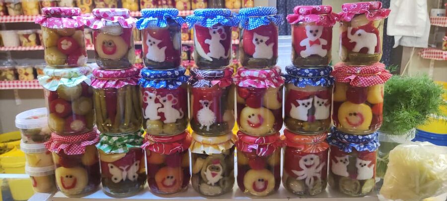 Budapest: Hungarian Cuisine in the Market Hall (german) - The guide makes the difference