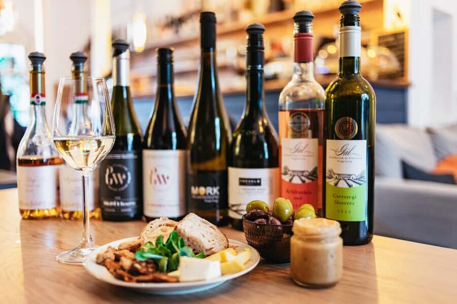 Budapest: Hungarian Wine Tasting with 7 Wines and Tapas - Key points at a glance