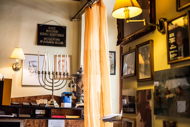 Budapest Jewish Cuisine & Culture Walk - Jewish history among cafés and apartment houses