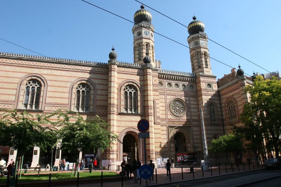 Budapest: Jewish Heritage Guided Tour with Synagogue Ticket - Starting at Rumbach Street Synagogue