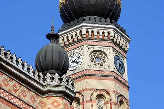 Budapest Jewish Heritage Memorial Walking Tour & Synagogue Entry - The Carl Lutz Memorial and wartime rescue