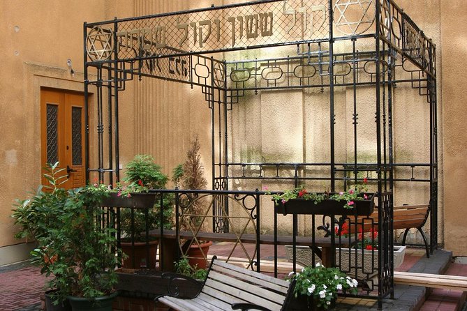 Budapest Jewish Heritage Memorial Walking Tour & Synagogue Entry - Essential Tour or Grand Tour?
