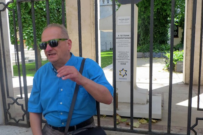Budapest Jewish Heritage: Synagogues, Shoes, Secrets & Flódni - Starting at Herzl Square and Dohány Street