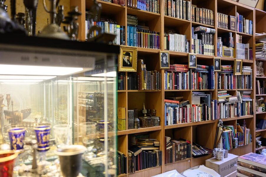 Budapest: Jewish History with Local Guide & Synagogue Ticket - Starting at Dohány Street Synagogue