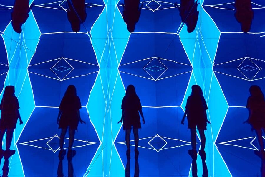 Budapest: Light Art Museum - Immersive New Media Experience - A two-hour route through light, color, and optical effects