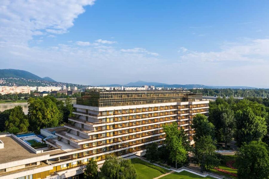Budapest: Margaret Island, Salt Cave treatment - Why the small group makes a difference