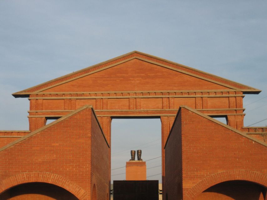 Budapest: Memento Park Ticket - Gravel paths and practical comfort