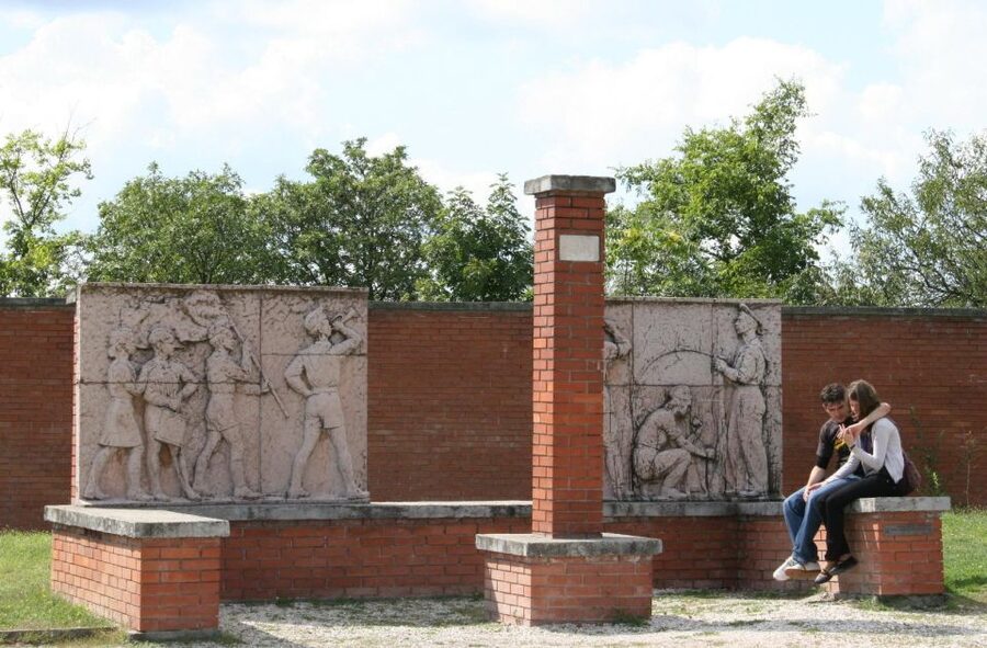 Budapest: Memento Park Ticket - Under Stalin’s Boots: displays beyond the statues