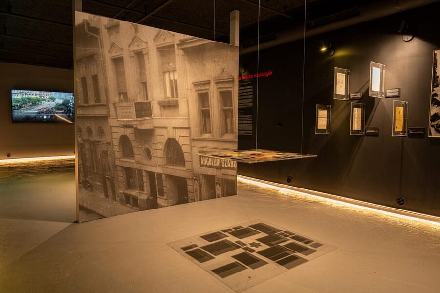 Budapest: Mika Tivadar Secret Museum Entry Ticket - Following the building through its past lives