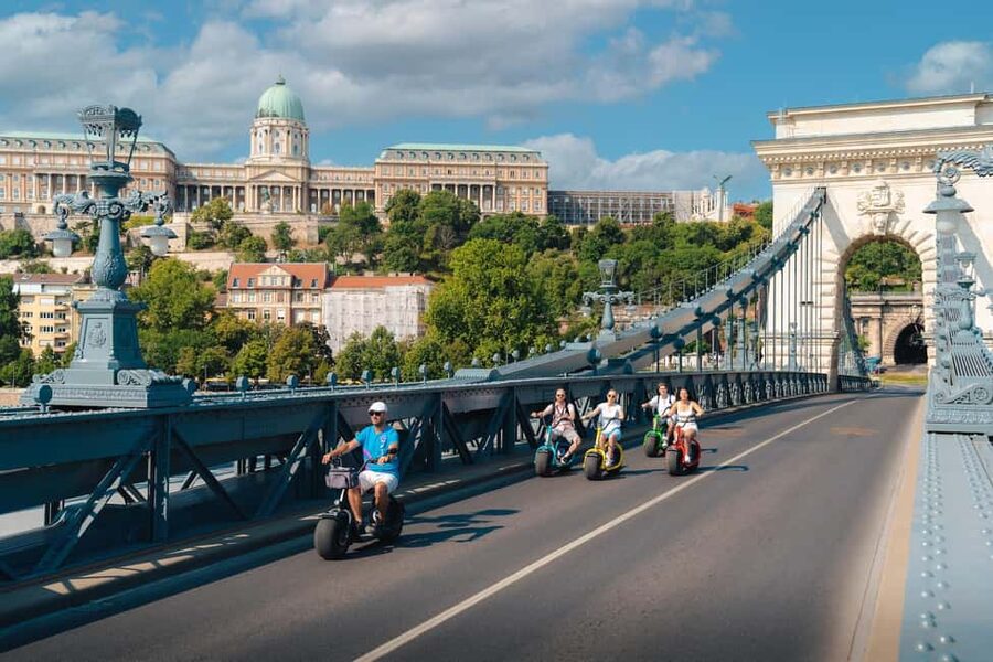 Budapest: MonsteRoller E-Scooter Tour - The express route: a quick introduction to Budapest