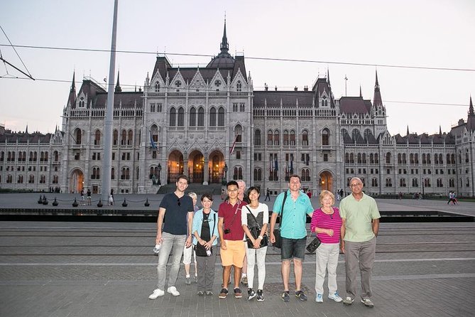 Budapest Night Walking Tour with Danube River Cruise - Pace, comfort, and what to wear