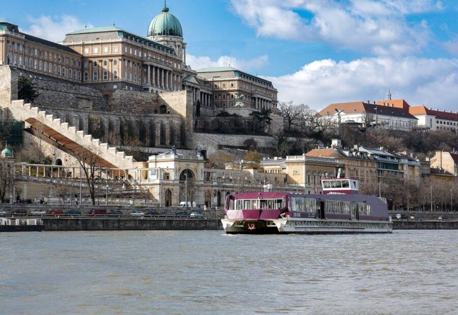 Budapest: Nighttime or Daytime Sightseeing Cruise - Inside the Purpleliner boat