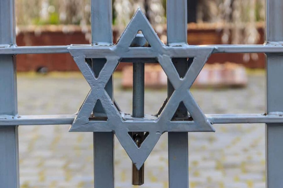 Budapest Old Jewish Quarter History Private Walking Tour - Klauzál tér, where the past meets daily life