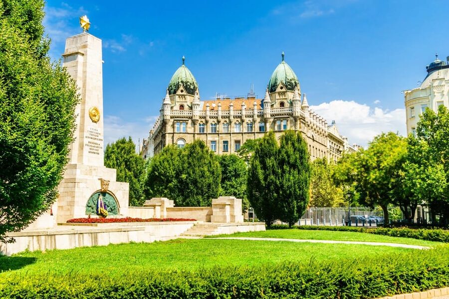 Budapest Old Town and Top Attractions Private Walking Tour - Liberty Square and Hungary’s difficult 20th century