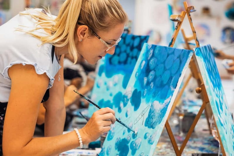 Budapest: Paint and sip experience - Key points to know before you book