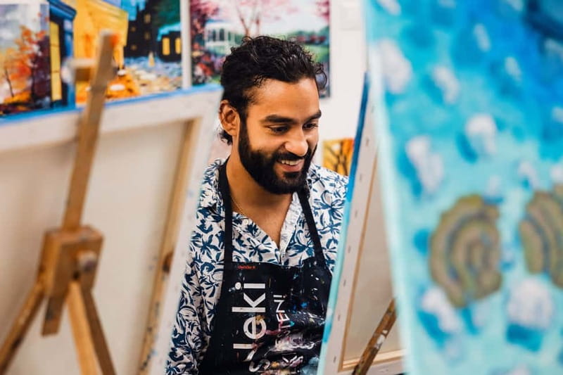 Budapest: Paint and sip experience - Choosing the right class format