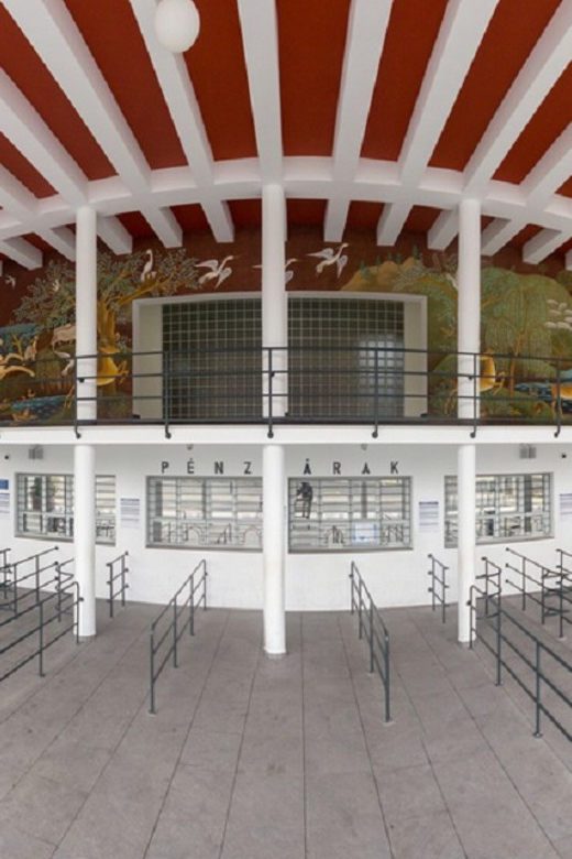 Budapest: Palatinus Spa & Pools Full-Day Admission - Why Palatinus works better than a standard city pool