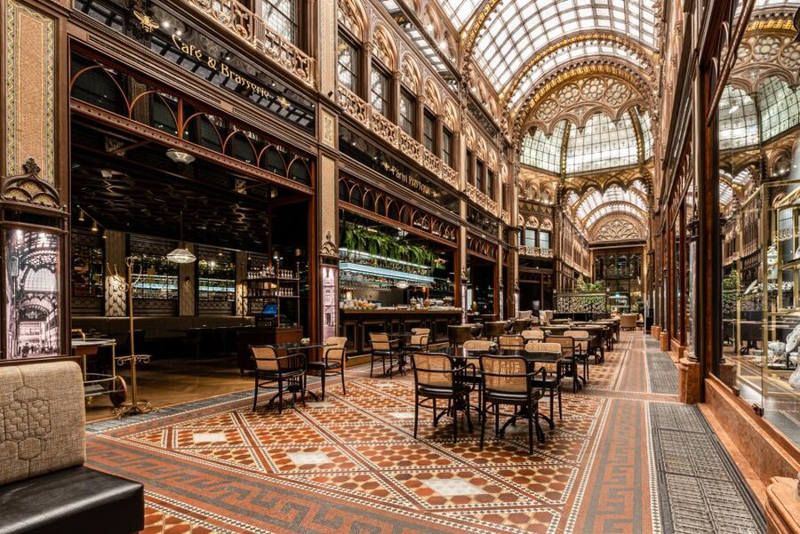 Budapest: Párisi Passage Restaurant 3-Course Menu - Three courses built around Hungarian flavors