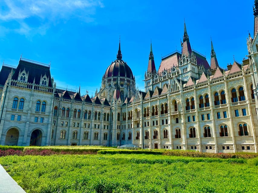 Budapest: Parliament Building Entry Ticket and Audio Guide - Finding the meeting point without confusion