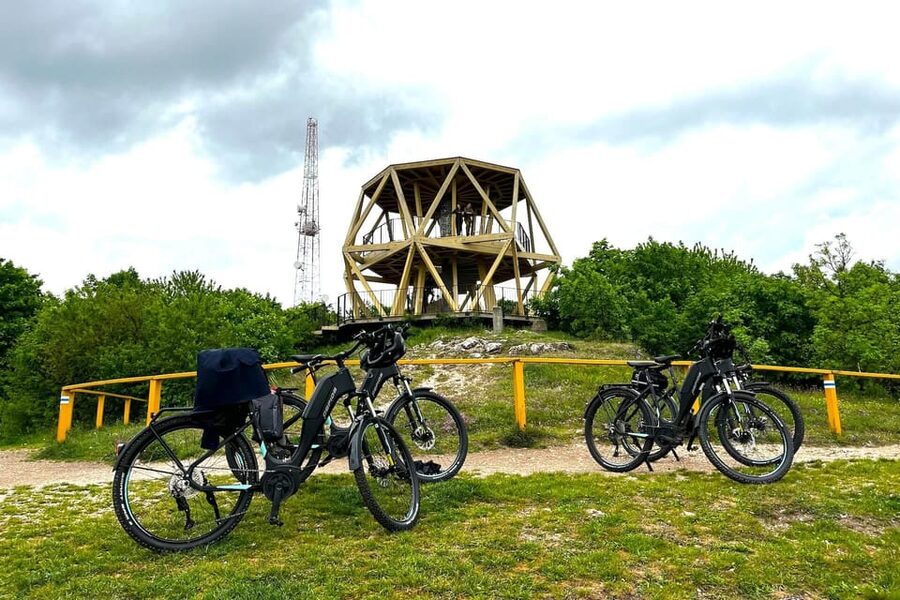 Budapest: Premium E-Bike Rental - The Main Tradeoff: Freedom Versus Local Context