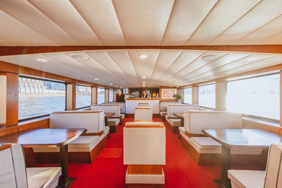 Budapest: Premium Sightseeing Cruise with Tokaj Frizzante - Tokaj Frizzante gives the ticket a little character