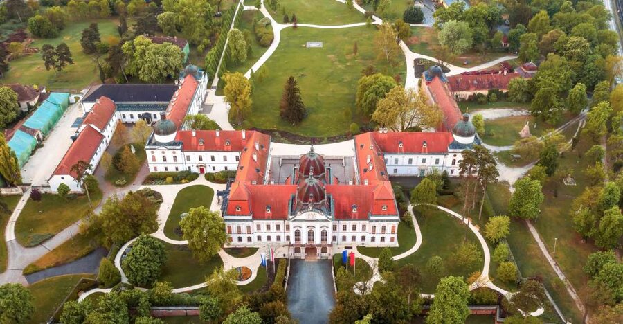 Budapest: Private 3-Hour Gödöllő Palace Tour - Inside the baroque palace with a private guide