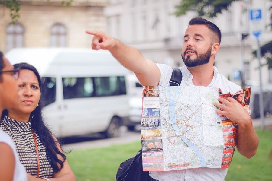 Budapest: Private 3-hour Guided City Tour by Bus - Why This Three-Hour Route Works