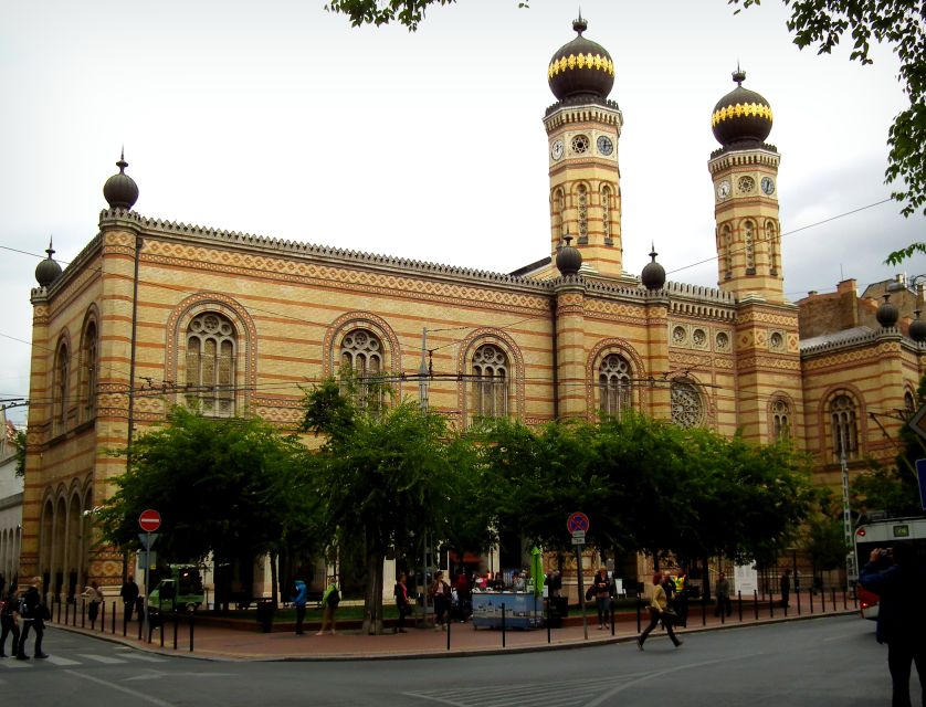 Budapest: Private 3-hour Guided City Tour by Bus - FAQ