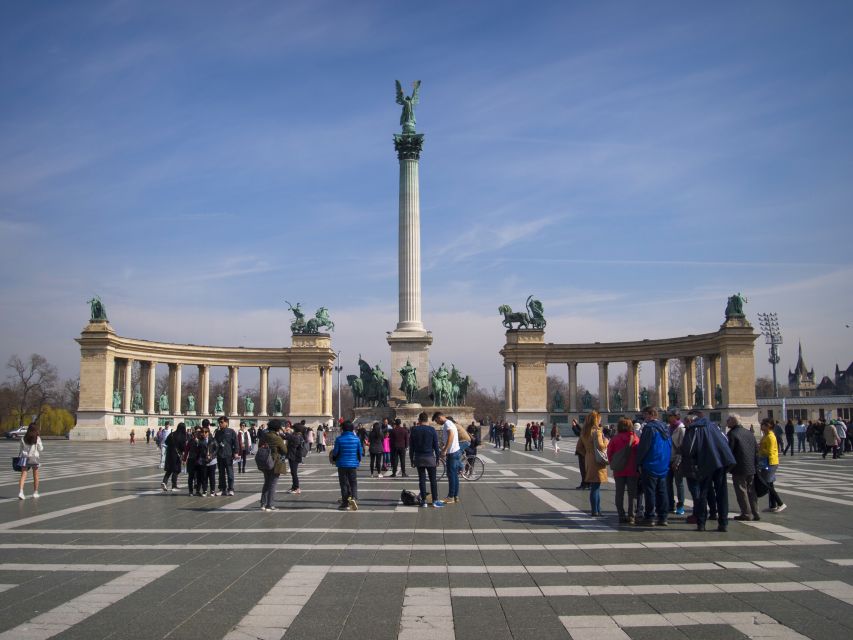 Budapest: Private 3-hour Guided City Tour by Bus - Passing Through Pest by Air-Conditioned Vehicle