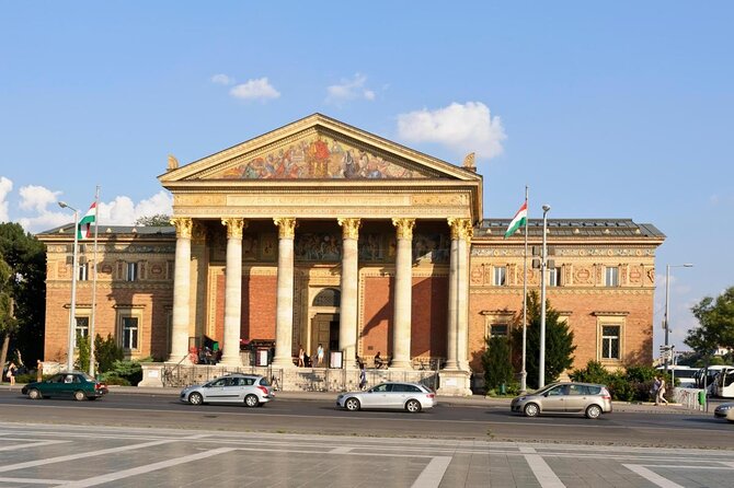 Budapest Private 4 Hour City Tour Experience with a car / van - Key details before you book