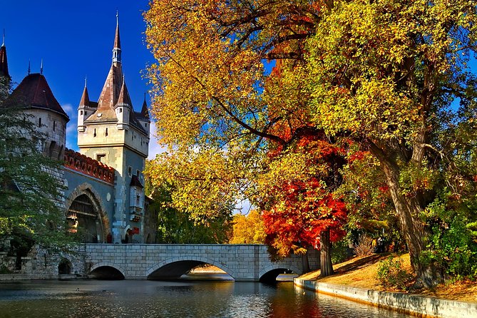 Budapest: Private 4-Hour Walking Tour with a Local - What the history and culture focus can add