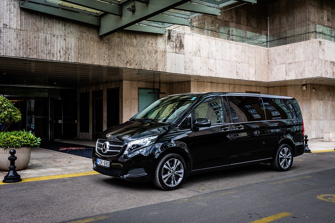 Budapest Private Airport Transfer in a Luxury Minivan - The strongest point: dependable timing