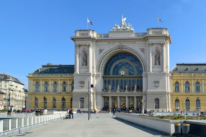 Budapest Private Arrival Transfer: Railway station to hotels - The best part: handling late and changed trains