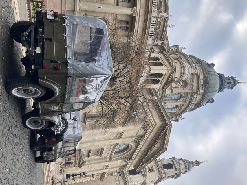 Budapest: Private City Tour with a Vintage Russian Jeep - Drinks, sound, and small comfort details