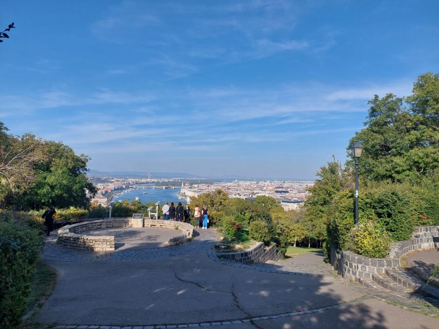 Budapest: Private City Tour with Local Guide - Guides, pace, and the personal touch