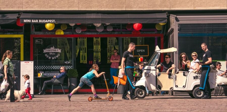 Budapest: Private City Tuk-Tuk Tour & Boat Cruise - Guides, pacing, and the private format