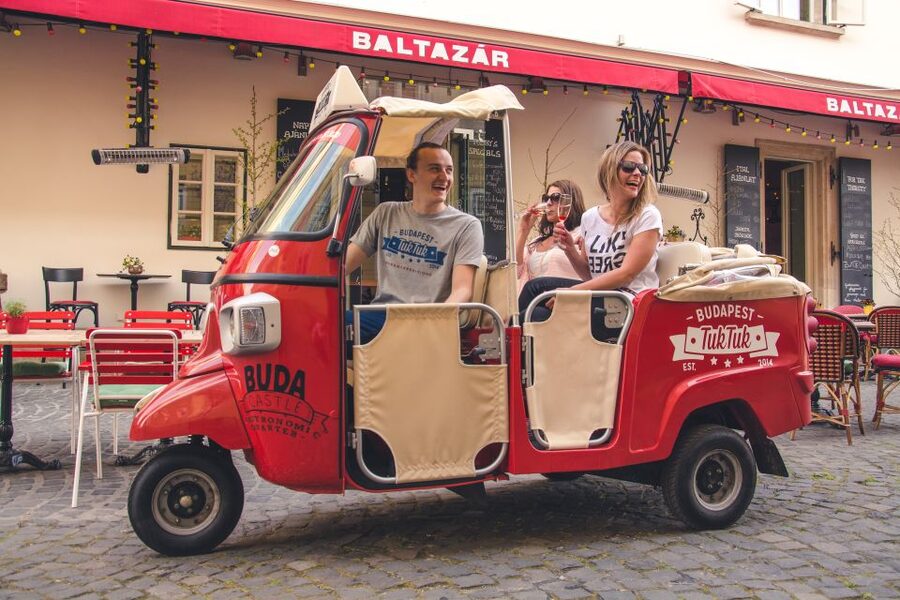Budapest: Private City Tuk-Tuk Tour & Boat Cruise - From Andrássy Avenue to Heroes’ Square