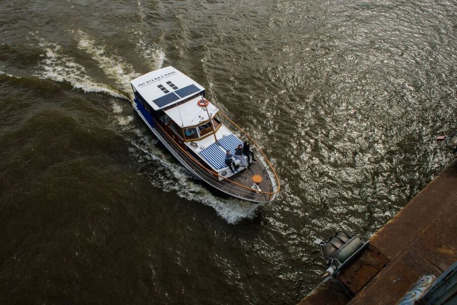 Budapest: Private Danube Yacht Cruise with Welcome Drink - Why seeing Budapest from the Danube works so well