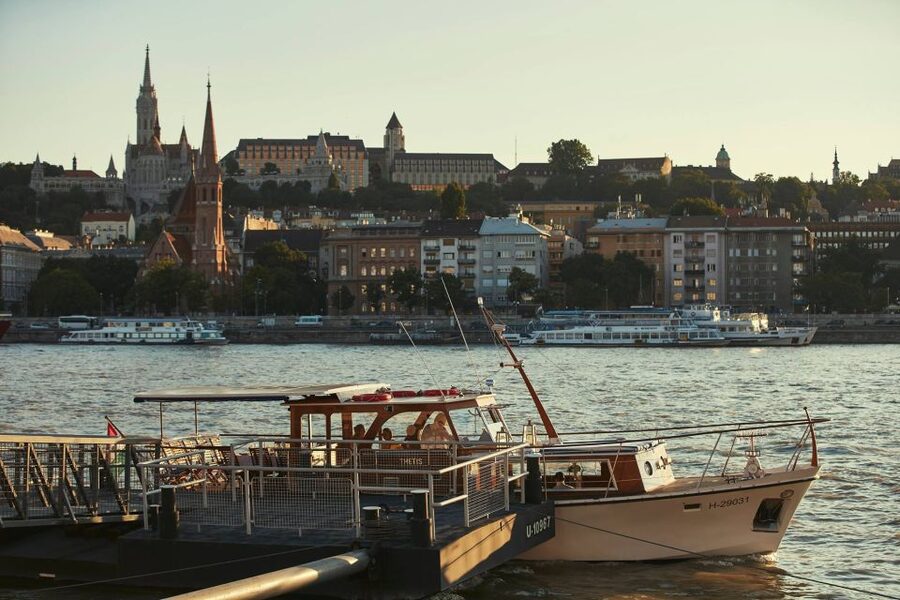 Budapest: Private Danube Yacht Cruise with Welcome Drink - Service and communication before you go