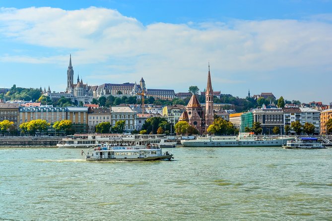 Budapest Private Luxury Sightseeing Tour with Guide and Transport - Central Market Hall and local food clues