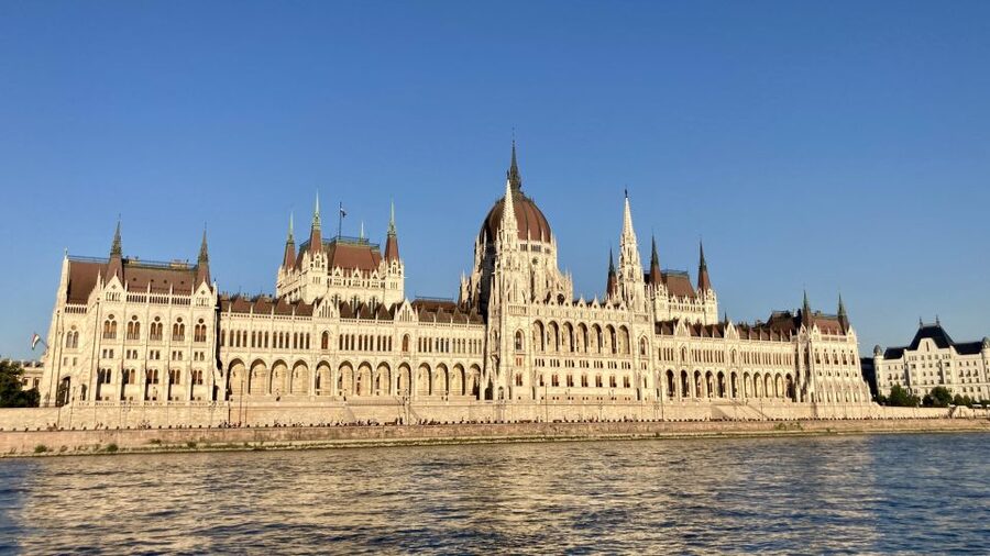 Budapest: Private Sightseeing Tour by car - Pest’s churches, Parliament, and grand civic spaces